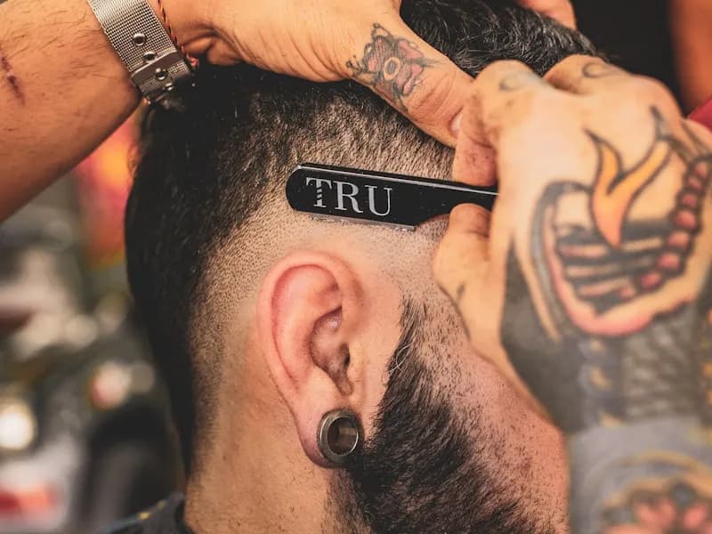 Gürselpaşa Erkek Kuaförü — Apollo Erkek Bakım Merkezi